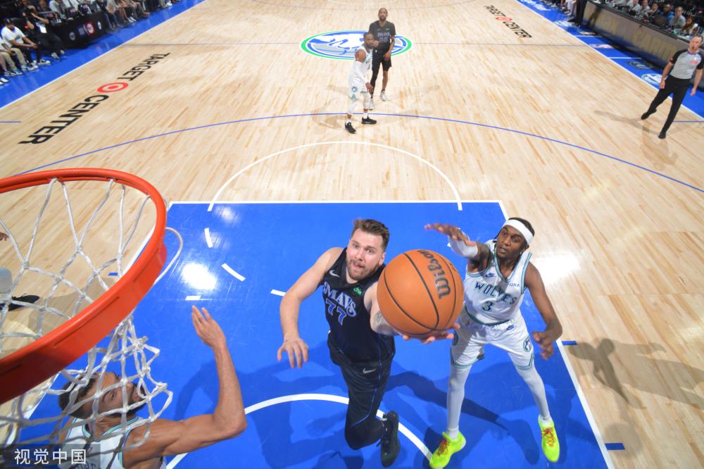 面对赛场上 面对赛场上