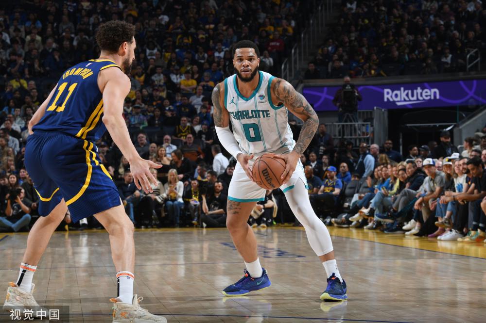 但足球场上 但足球场上