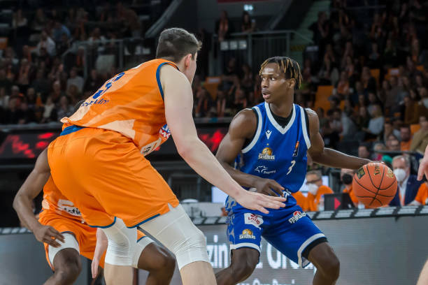 逼抢时依旧 逼抢时依旧